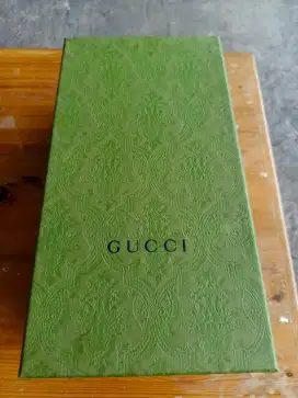 Dijual sepatu merk gucci ori