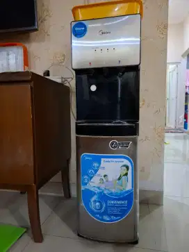 Meja Kaca Kursi Kantor dan Dispenser Midea Galon Bawah Hot/Cold