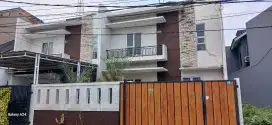 DISEWAKAN/DIKONTRAKKAN Rumah Strategis Karang Tengah - Joglo