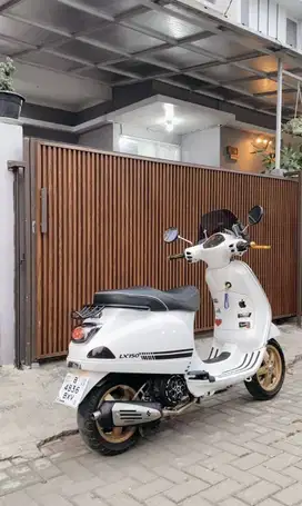 Vespa LX 3Vie 150 Istimewa