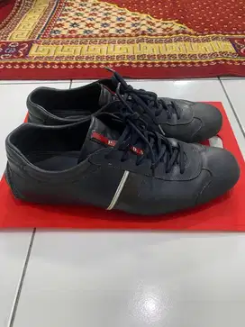 Sepatu Prada Sport