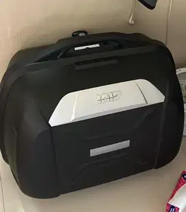 Box Givi E-43 NTL XMAX fullset
