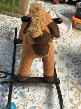 Kuda goyang anak