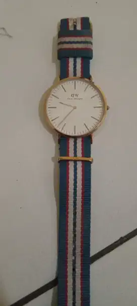 jam tangan daniel welington