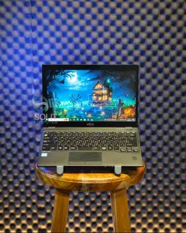 FUJITSU U939 i5 Gen 8 | SSD 128GB | RAM 4GB | Tipis | Baterai Awet