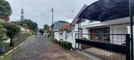 Rumah Klasik dekat Kampus di Sariasih Sarijadi Bandung