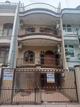 Rumah rapih disewakan lokasi favorit Sunter Garden Full furnished