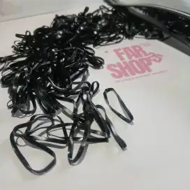 Karet Rambut Unyil Kecil – Isi 1000 Biji (Pelangi & hitam)