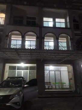 Dijual Ruko gandeng 3 lt siap pakai startegis di grand galaxy