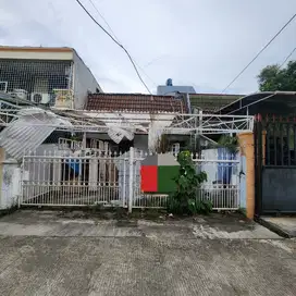 Dijual Rumah Tua dalam Komplek Wijaya Kusuma Jelambar