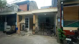 Rumah Tingkat 3 Kamar di Pondok Aren Tangsel Dekat TOL Cicil 2 JUTAAN