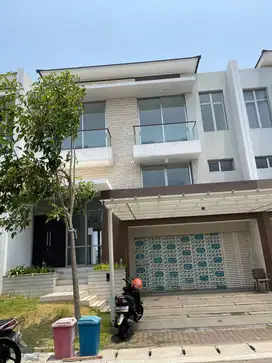 Dijual rumah pik2 belakang danau 4 kamar tidur 250m2