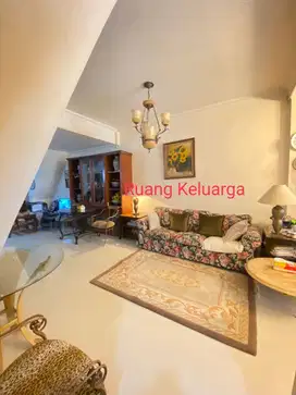 Dijual Rumah Siap Huni di Komplek Wijaya Kusuma Jelambar
