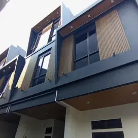RUMAH STRATEGIS MURAH 3 LANTAI DI CEMPAKA PUTIH TIMUR JAKARTA PUSAT