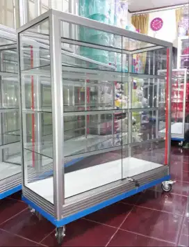 Etalase Pake Roda & Kunci 1Mx1M Harga Terjangkau