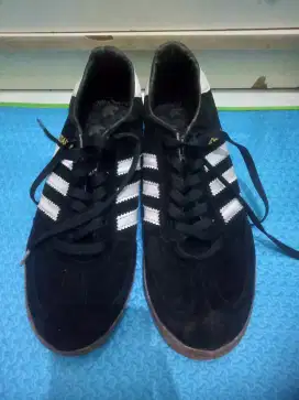 Sepatu second bagus