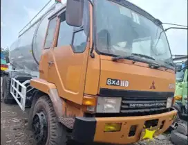 Mitsubishi Fuso 220PS 6×4HDTangki HiBlow Semen M3 fullors Turbol Lohan