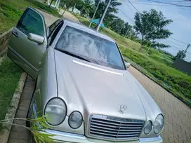 Mercedes-Benz E320 1996 Bensin