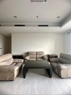 DISEWAKAN APARTEMEN ELITE 3BR FURNISHED SURABAYA THE ADHIWANGSA GOLF