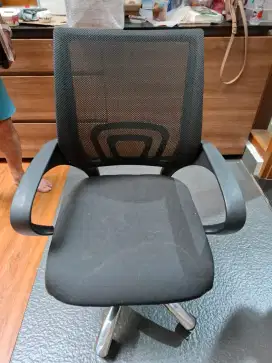 Kursi Kantor Masih Bagus