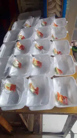 Dicari Koki/asisten koki Wanita yang bisa masak
