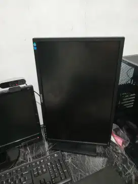 Jual Rugi, Monitor TN Samsung S22E450 ergonomic 22inch.