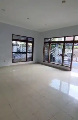 Rumah Modern Nyaman di Jalan Salam