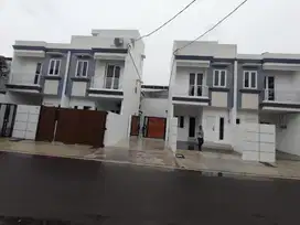 rumah mewah di belakang ITC cempaka mas jakarta pusat