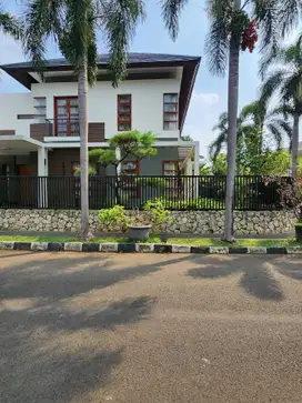FOR SALE RUMAH MEWAH SIAP HUNI DALAM KOMPLEK ELITE