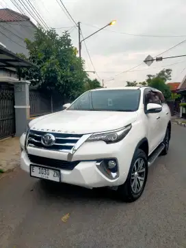 Fortuner VRZ 2.4 Diesel AT