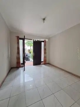 Dijual Cepat rumah lokasi nyaman,one gate Sistem Bintaro Jaya Sekt 9