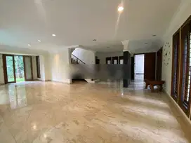 Rumah Bagus Terawat dan Siap Huni di Patra Kuningan, Jakarta Selatan