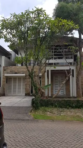 RUMAH DIAMOND CITRALAND HILL SEMI FURNISHED