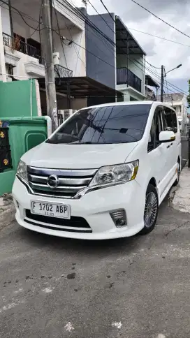 Nissan Serena Hws AT 2013