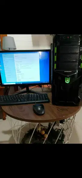 Pc rakitan core i3 ram 4 Gb, monitor 14 inch kondisi baik