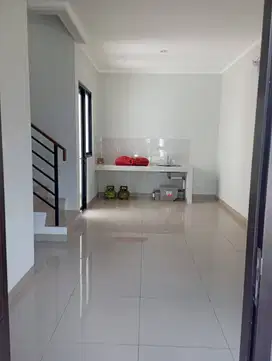 Disewakan Rumah Luas di Harpan Indah Bekasi Jawa Barat