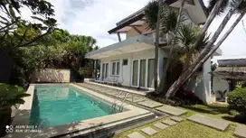 DIJUAL / SEWA  VILLA CIPANAS PUNCAK  LT 700 & LB 260 BOGOR