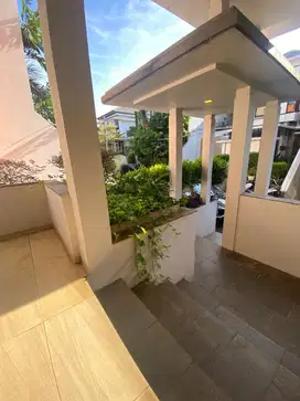 Rumah Mewah Gated Community Lebak Bulus – Nyaman, Luas & Private!
