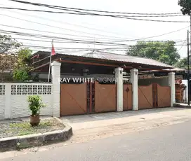 Dijual Rumah Lama, Lokasi Strategis Untuk Usaha kecil di Wijaya