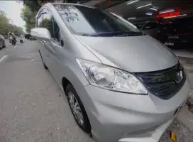 Honda Freed E psd Silver