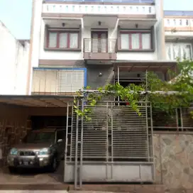 Rumah Komplek Elite Mewah 2L Lokasi Strategis Dekat Dgn PVJ, Sukawarna