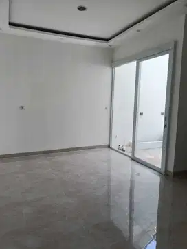 Dijual Rumah Cluster Thames Siap huni bagus depan Taman di JGC JakTim