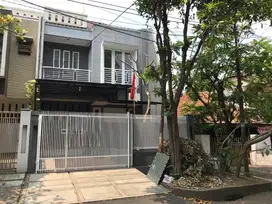 Sewa rumah dalam komplek dekat pakubuwono senayan Jaksel