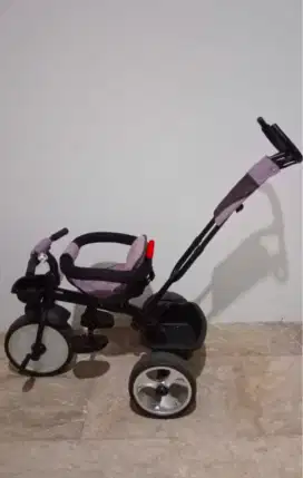 Sepeda anak roda tiga