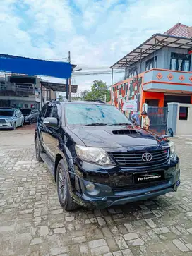 TOYOTA FORTUNER VNT 2.5 G AT (DIESEL / SOLAR) 2015