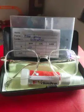 Dijual kacamata minus 0,75 dan anti radiasi