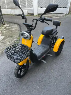 Sepeda listrik 3 roda Uwinfly