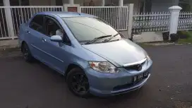 Sedan cakep buat keluarga adem banget