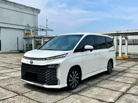 TOYOTA VOXY 2.0 2023 Voxy 2018 voxy 2.0 2023 Toyota voxy 2018