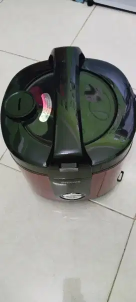 Philips Rice Cooker 2L - Premium Plus Red